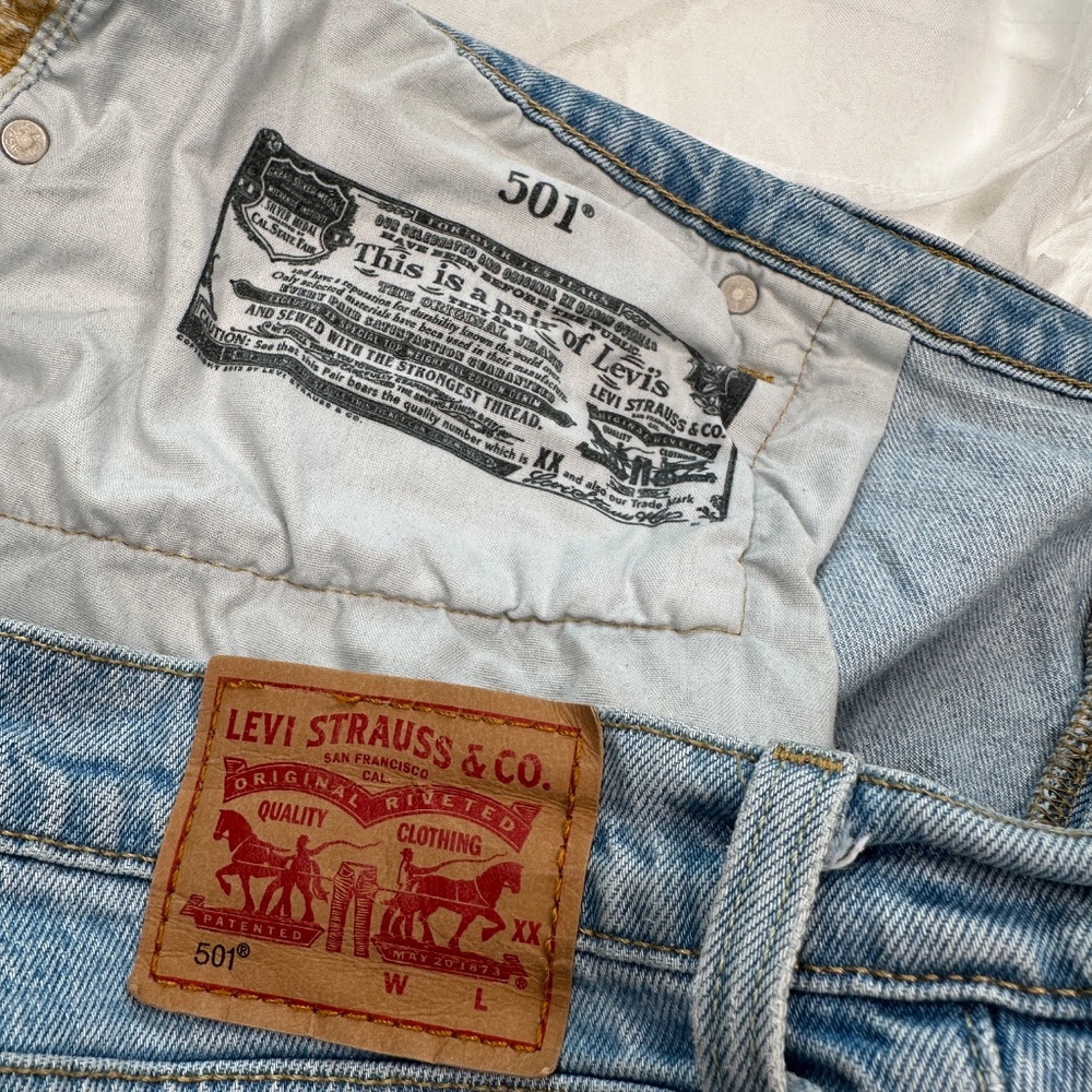 Plus Size 22 Lightwash Levi's 501